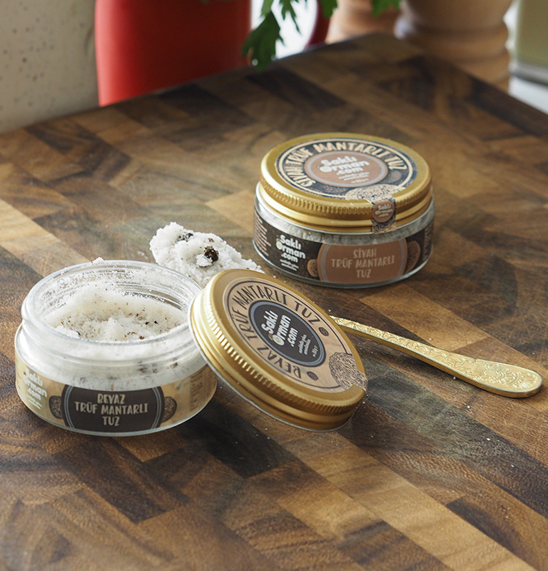 Siyah ve Beyaz Trüf Mantarlı Tuz Seti