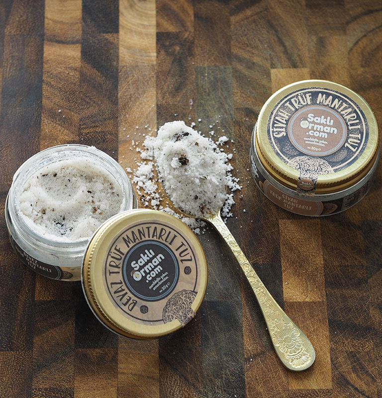 Siyah ve Beyaz Trüf Mantarlı Tuz Seti